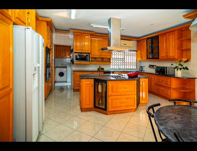 4 BEDROOM HOUSE FOR SALE IN RESERVOIR HILLS